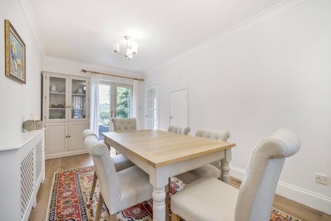 4 Ashton Place, Claygate, Esher, KT10 0BN