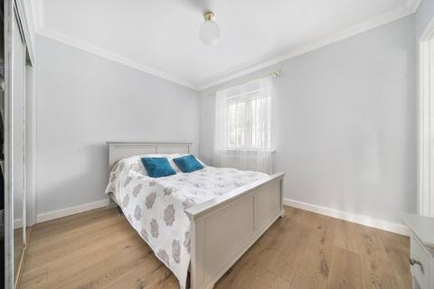 4 Ashton Place, Claygate, Esher, KT10 0BN