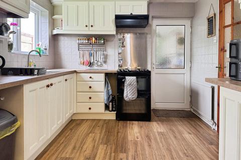 3 bedroom detached house for sale, Roe Buck Estate, Llanfachraeth, LL65