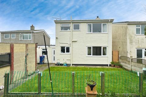 3 bedroom detached house for sale, Roe Buck Estate, Llanfachraeth, LL65