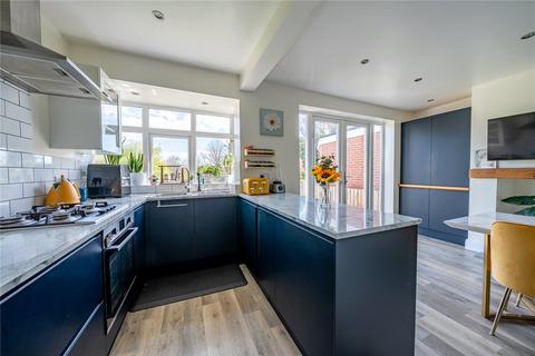9 Asket Gardens, Leeds, LS8 2NW