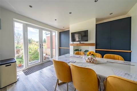 9 Asket Gardens, Leeds, LS8 2NW