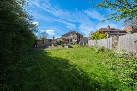 9 Asket Gardens, Leeds, LS8 2NW