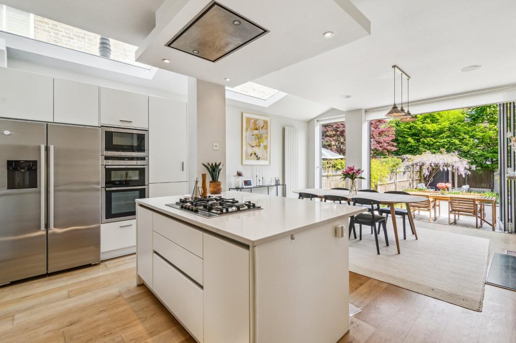 Kitchen/Dining Area