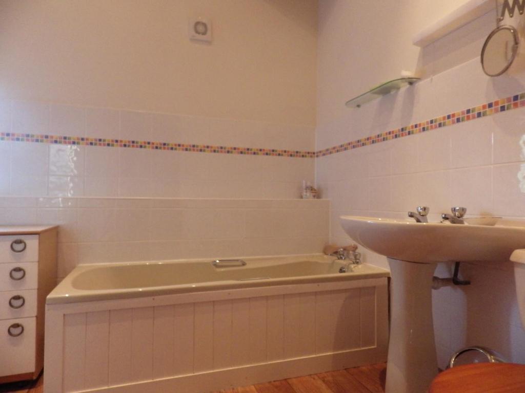 Bathroom.JPG