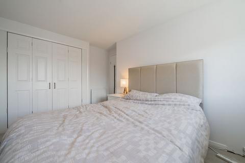 212 Gilberstoun, Edinburgh, EH15 2RG