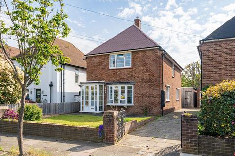 26 Hazel Close, Twickenham, TW2 7NR