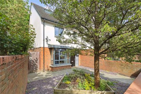 5 Hartwell Close, London, SW2 3RG