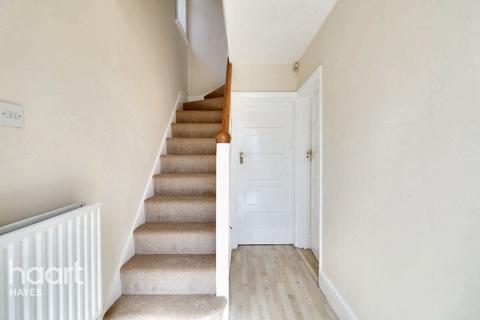 61 Weymouth Road, Hayes, UB4 8NG