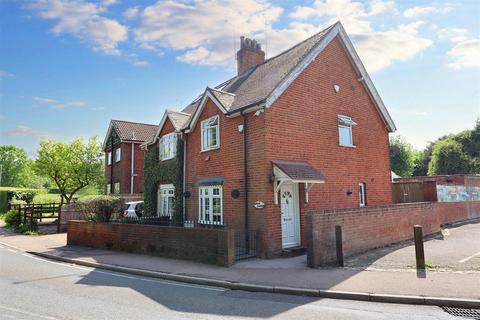 Willow Cottage Watford Road, Elstree, Borehamwood, WD6 3BE