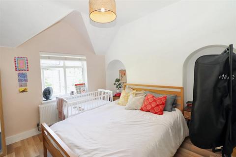 Willow Cottage Watford Road, Elstree, Borehamwood, WD6 3BE
