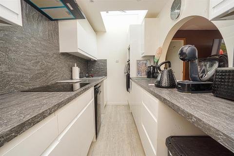 2 bedroom flat for sale, Park Way, Hastings