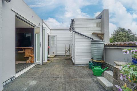 2 bedroom flat for sale, Park Way, Hastings