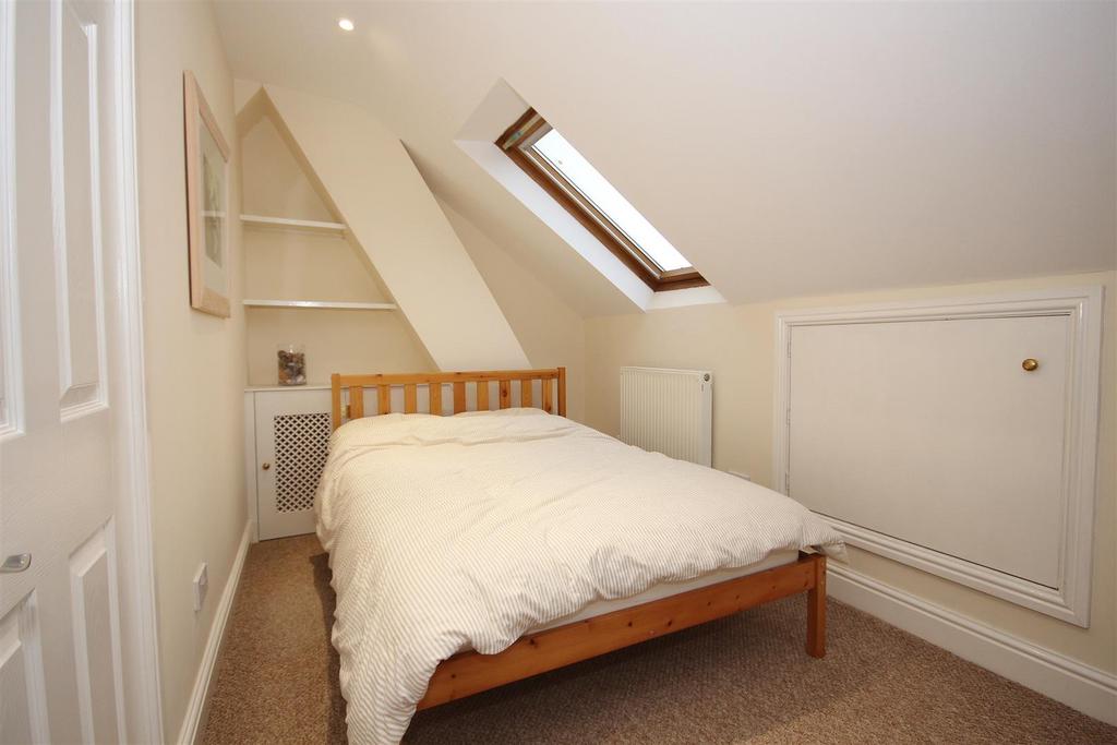 Bed 1.jpg