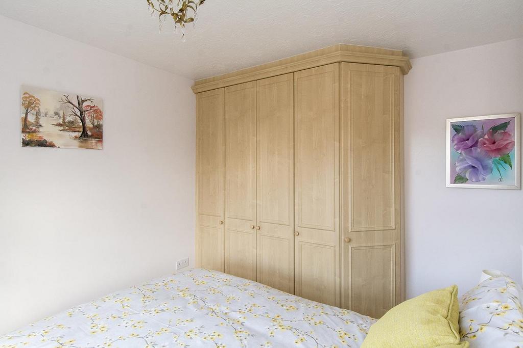Bedroom Two Photo Two
