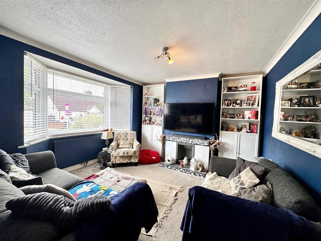 Lounge 1.jpg