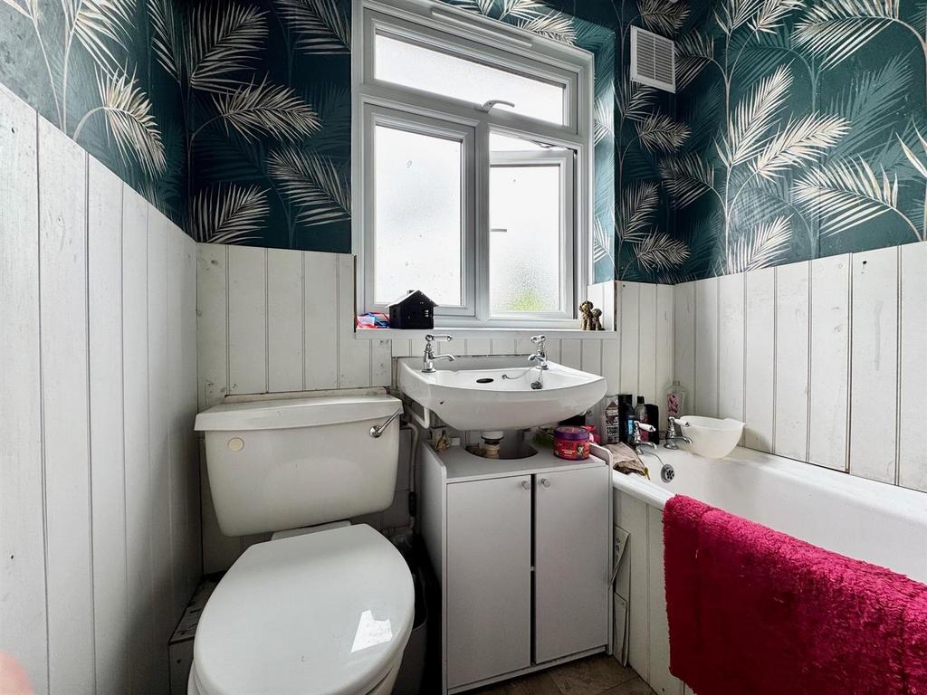Bathroom.jpg