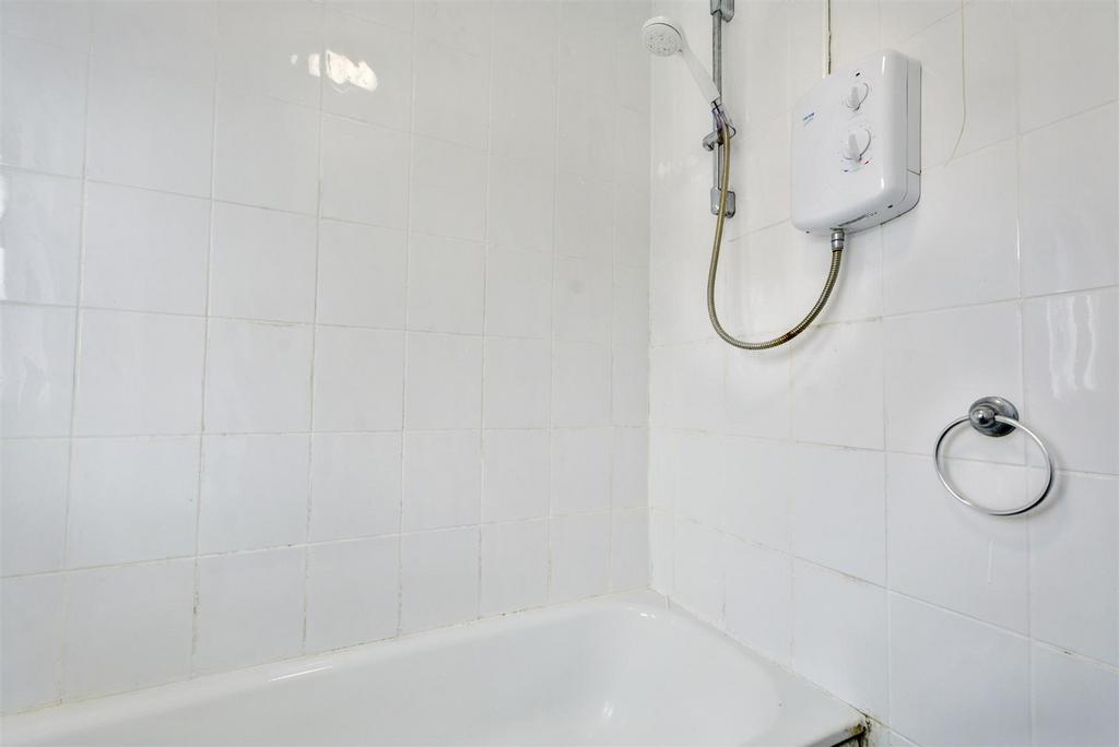 Bathroom 2.jpeg