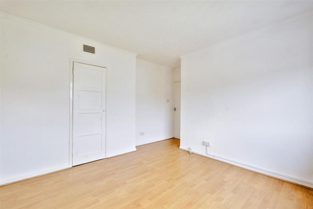 Bedroom 1 2.jpeg