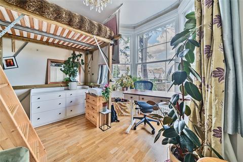Flat 2, 61 Maple Road, Surbiton, KT6 4AG