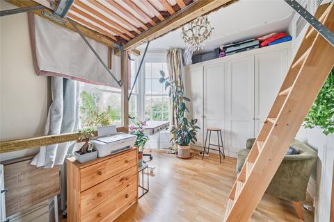 Flat 2, 61 Maple Road, Surbiton, KT6 4AG