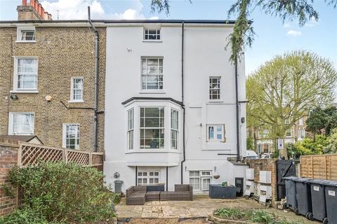 Flat 2, 61 Maple Road, Surbiton, KT6 4AG