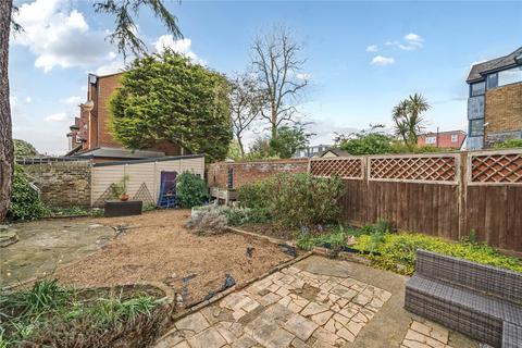 Flat 2, 61 Maple Road, Surbiton, KT6 4AG