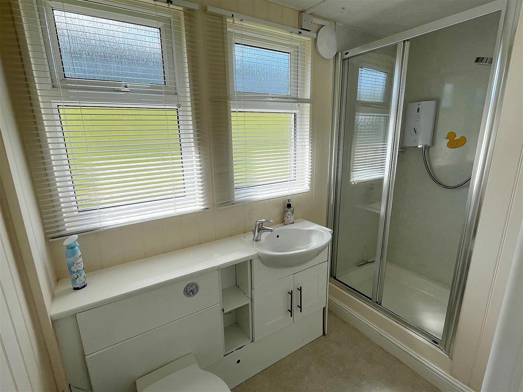 Shower Room.jpg