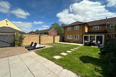 2 Old Dean, Bovingdon, Hemel Hempstead, HP3 0EU