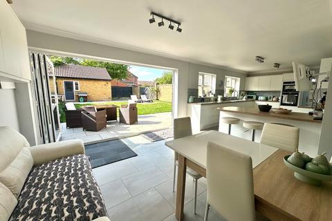 2 Old Dean, Bovingdon, Hemel Hempstead, HP3 0EU