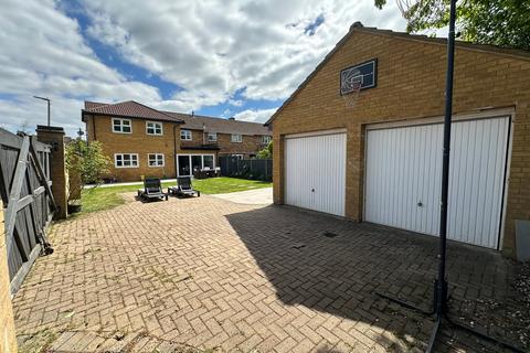 2 Old Dean, Bovingdon, Hemel Hempstead, HP3 0EU