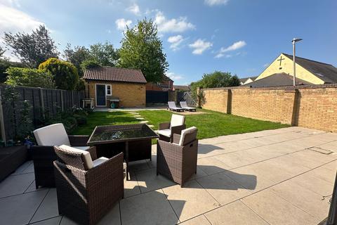 2 Old Dean, Bovingdon, Hemel Hempstead, HP3 0EU