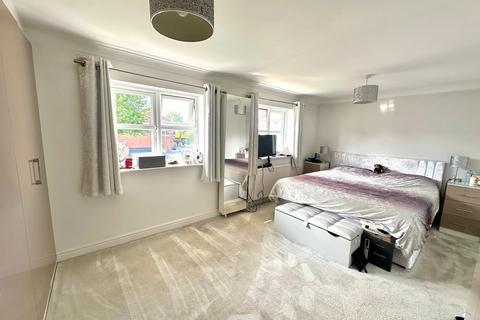 2 Old Dean, Bovingdon, Hemel Hempstead, HP3 0EU