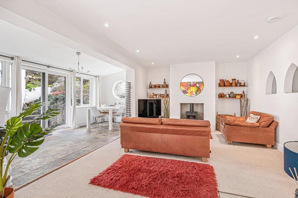 Sitting/Dining Room