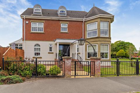 5 bedroom detached house for sale, VICTORY BOULEVARD, LYTHAM ST ANNES FY8