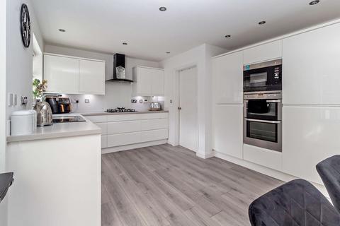 5 bedroom detached house for sale, VICTORY BOULEVARD, LYTHAM ST ANNES FY8