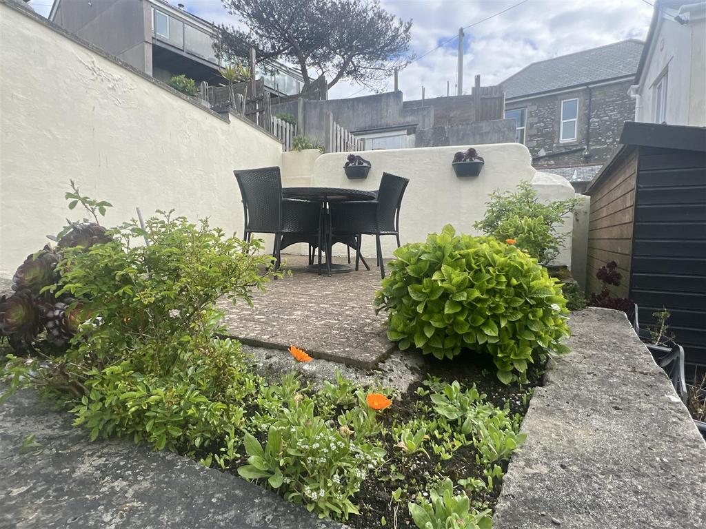 Garden, Parking &amp; Views