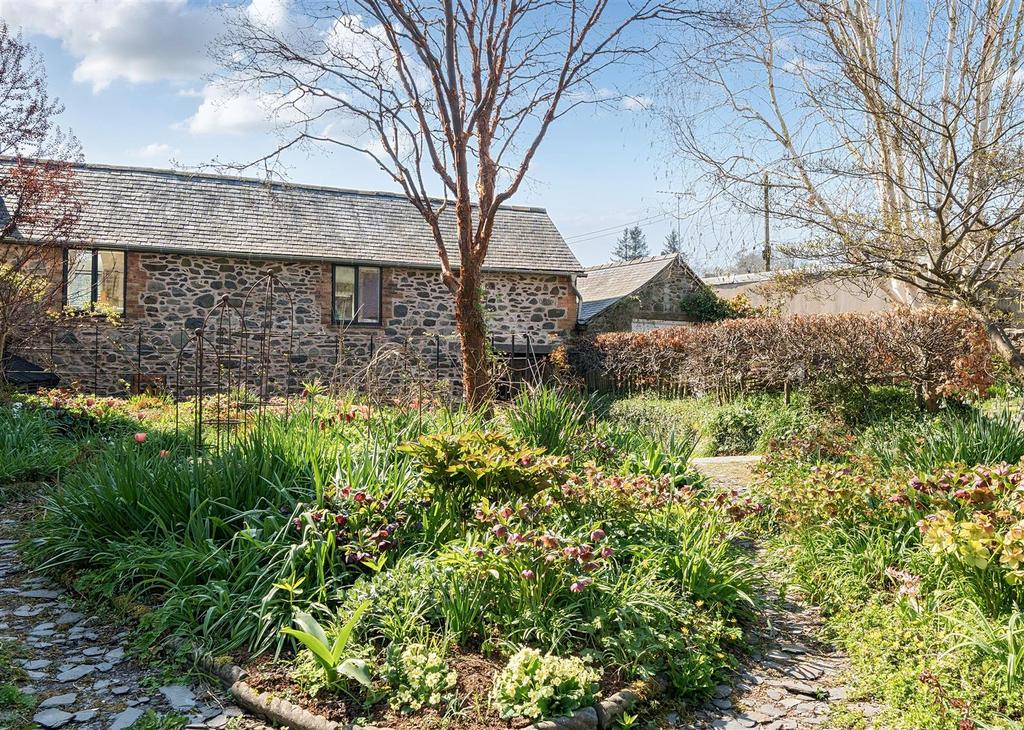 Garden - Rear - EXT.jpg