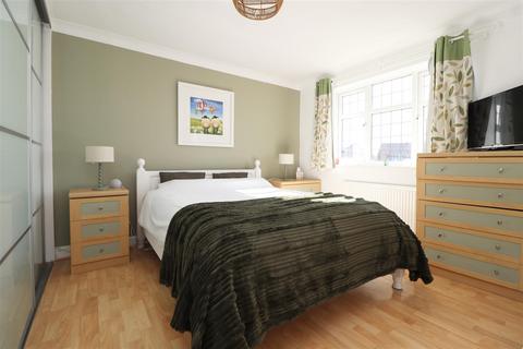 10 School Close, Stamford Bridge, York, YO41 1PT