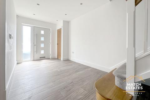 8 Parkside, Folkestone, CT19 5WN