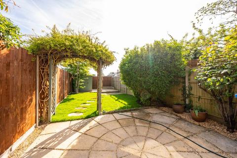 2 bedroom semi-detached house for sale, Risborough Road, Maidenhead, SL6