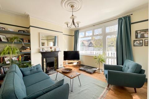 2 bedroom flat for sale, Leigh-on-Sea SS9