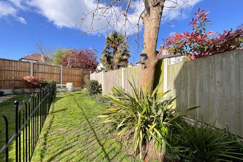 2 bedroom flat for sale, Leigh-on-Sea SS9