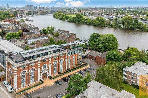 2 bedroom penthouse for sale, Bazalgette Court, London, W6
