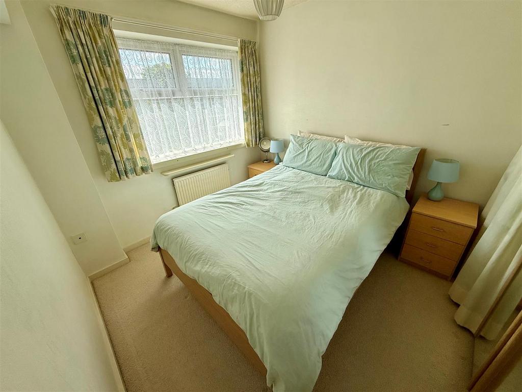 AR26 Bed2.jpg