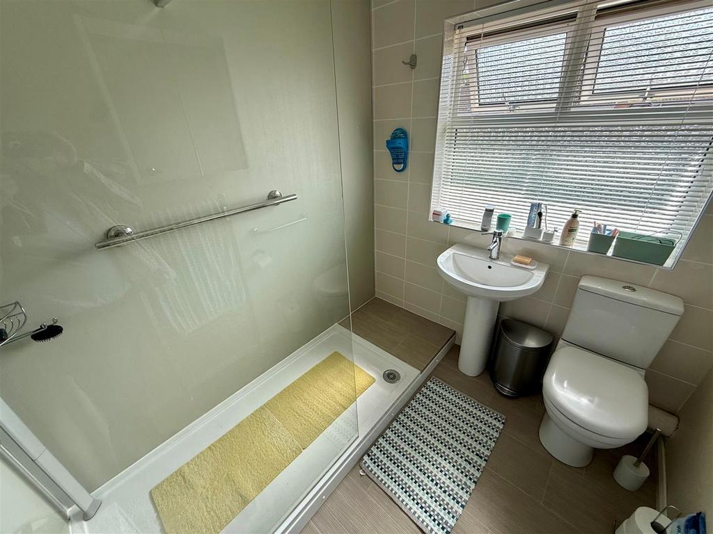 AR26 Shower.jpg