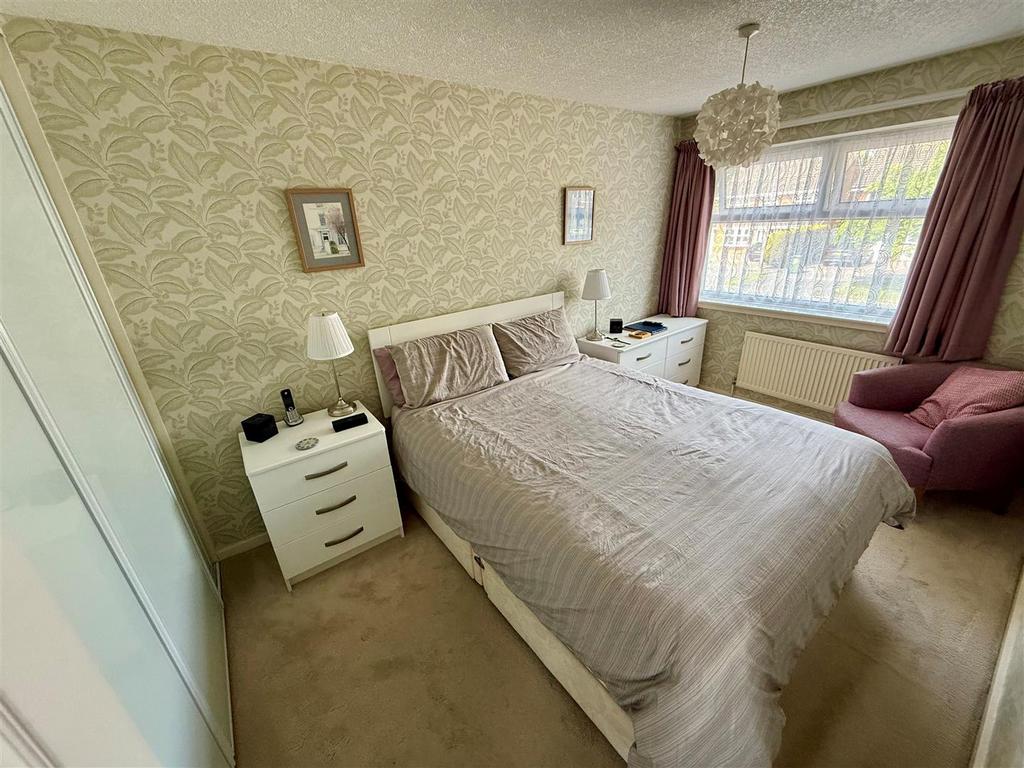 AR26 Bed1.jpg