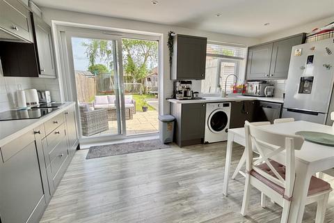 7 Border Road, Poole, BH16 5EE