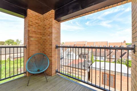 1 bedroom apartment for sale, Price House, Chichester PO19