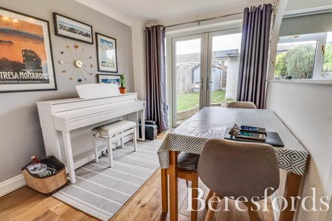 17 Swallow Path, Chelmsford, CM2 8XT